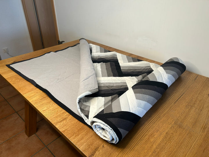 Patchwork - Decke Grau/Schwarz - BenBag GmbH
