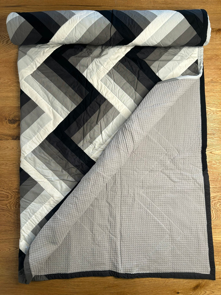 Patchwork - Decke Grau/Schwarz - BenBag GmbH