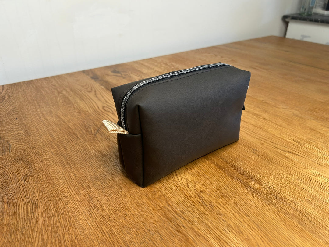 Kosmetiktasche Schwarzbraun - BenBag GmbH
