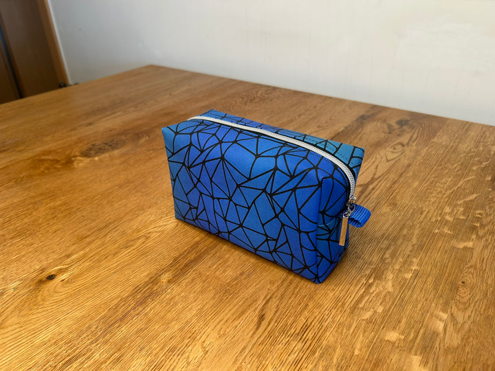 Kosmetiktasche Blau Geometrisch - BenBag GmbH